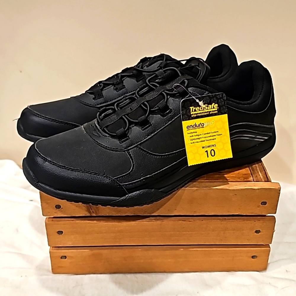 B Tredsafe enduro pro 10 women black work slip resistant NWT pristine condition